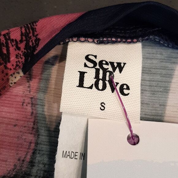 Sew in Love Float on Floral Navy with Floral Print Bat Wing Blouse  NWT - Picture 8 of 13